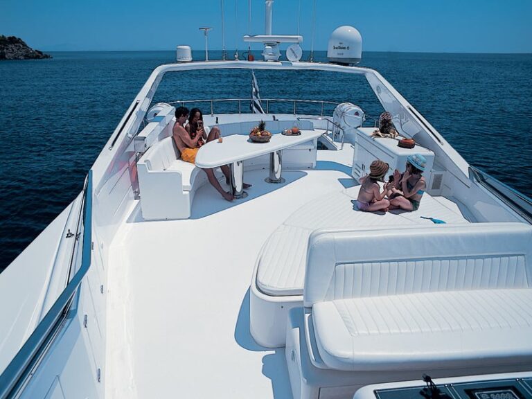 The 30m Yacht MARTINA