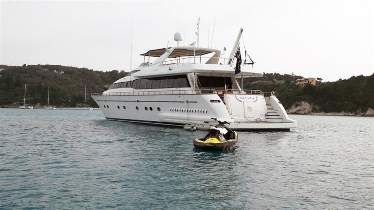 The 30m Yacht MARTINA