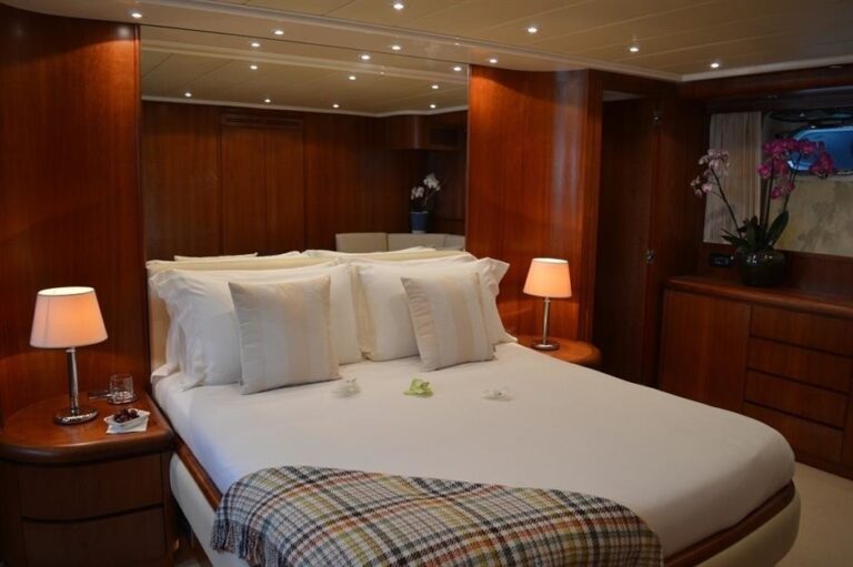 The 30m Yacht MARTINA