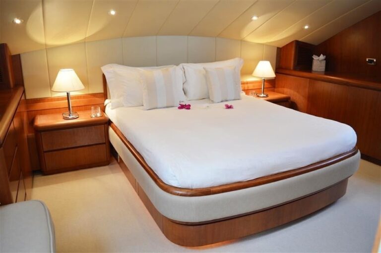 The 30m Yacht MARTINA