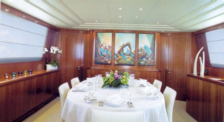 The 30m Yacht MARTINA
