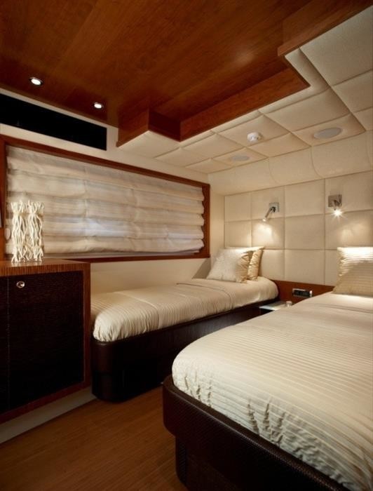 The 30m Yacht MAXIMUS