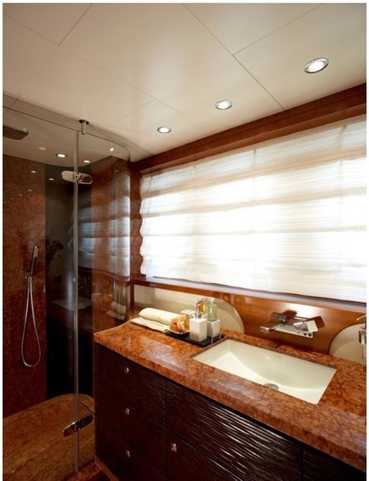 The 30m Yacht MAXIMUS