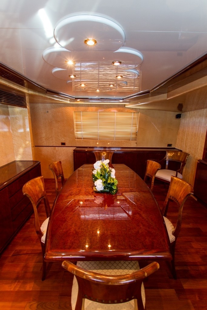 The 30m Yacht MISS CANDY