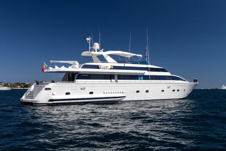 The 30m Yacht MISS CANDY