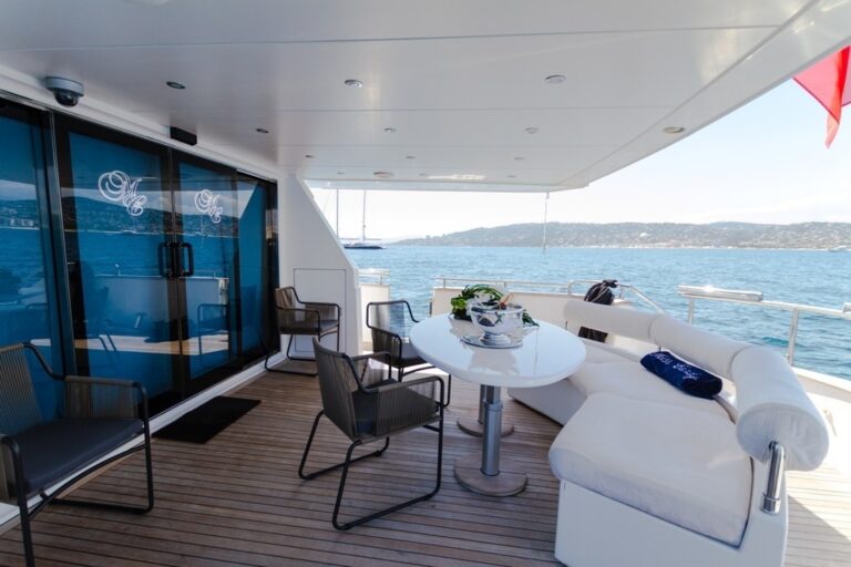 The 30m Yacht MISS CANDY