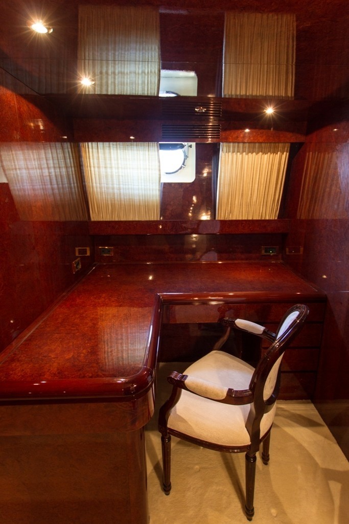 The 30m Yacht MISS CANDY