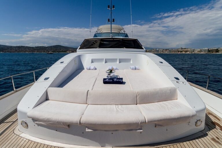 The 30m Yacht MISS CANDY