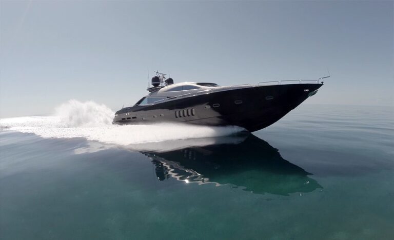 The 30m Yacht MURCIELAGO