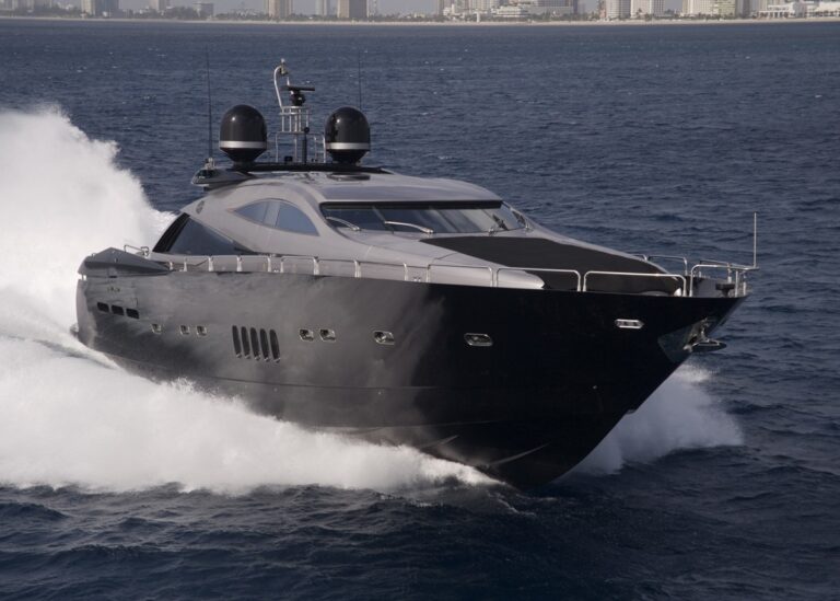 The 30m Yacht MURCIELAGO