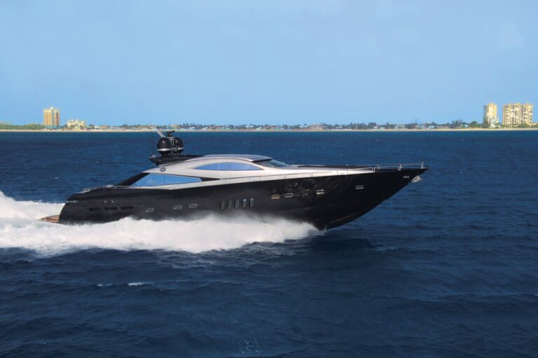 The 30m Yacht MURCIELAGO