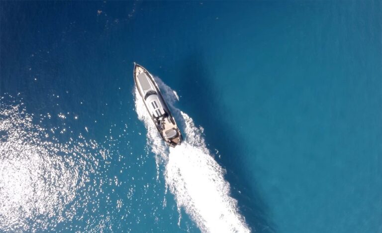 The 30m Yacht MURCIELAGO