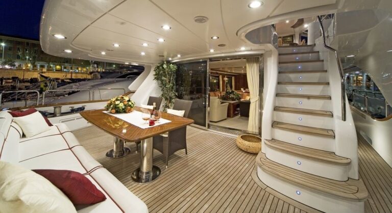 The 30m Yacht NANOU