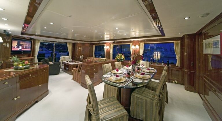 The 30m Yacht NANOU