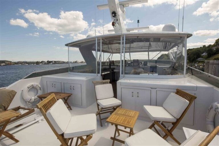The 30m Yacht NICOLE EVELYN