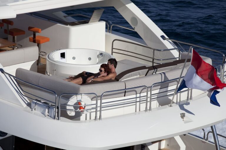 The 30m Yacht OLIALIA