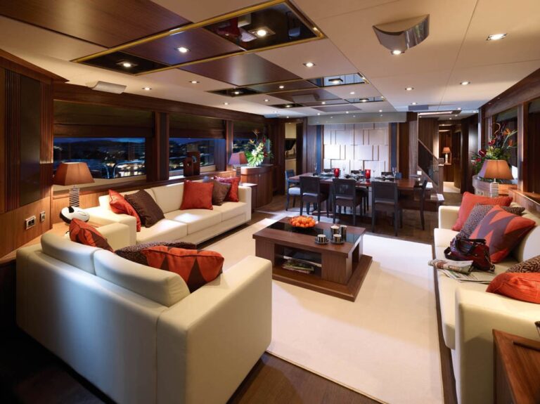 The 30m Yacht OLIALIA