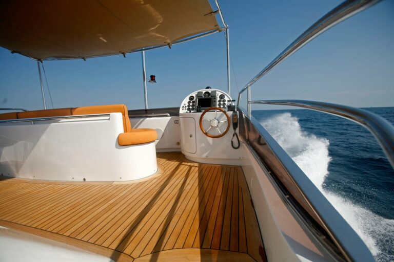 The 30m Yacht QUID PRO QUO