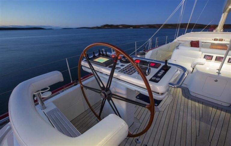 The 30m Yacht RED SKY