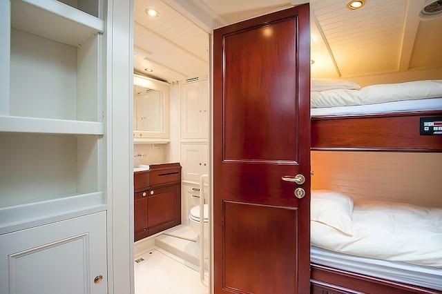 The 30m Yacht REESLE