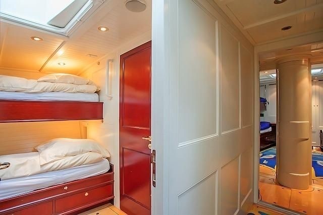 The 30m Yacht REESLE