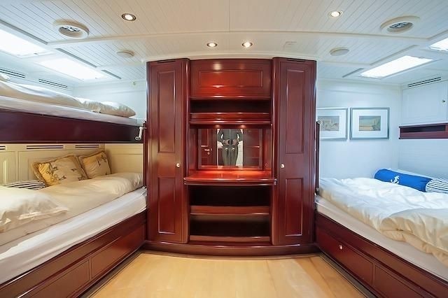 The 30m Yacht REESLE