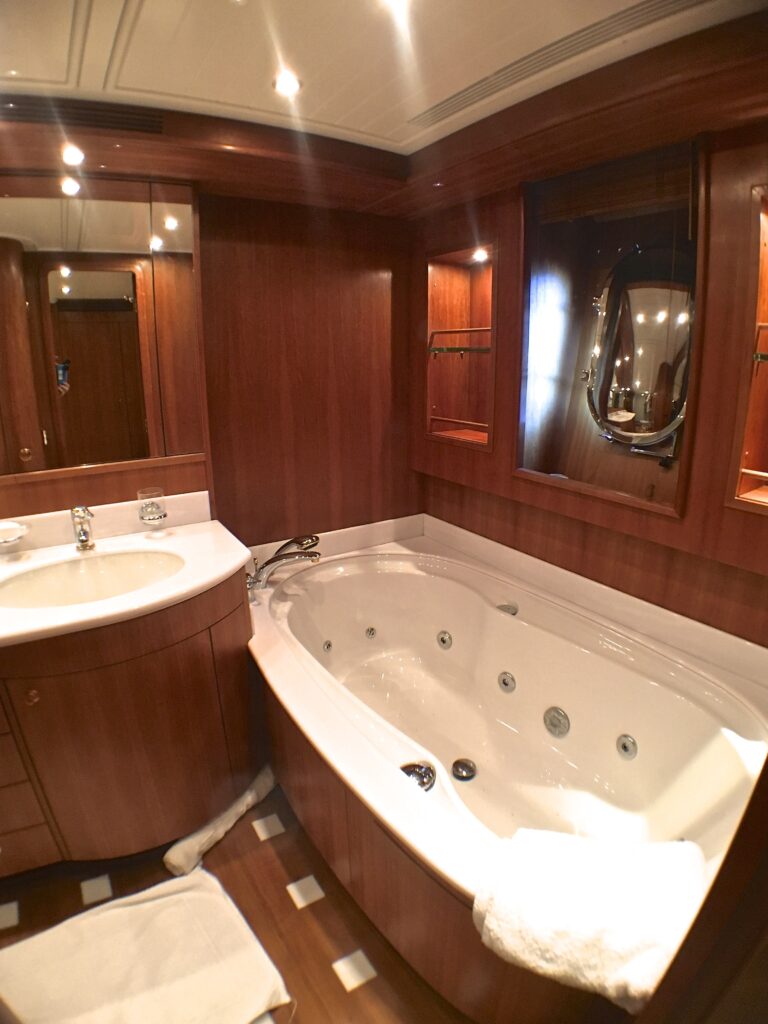 The 30m Yacht REVENGE II