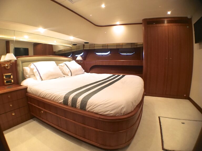The 30m Yacht REVENGE II