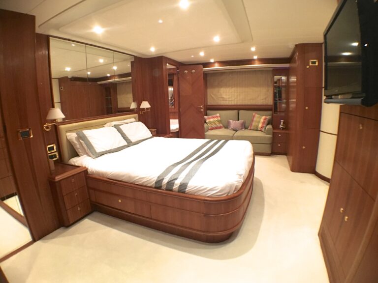 The 30m Yacht REVENGE II