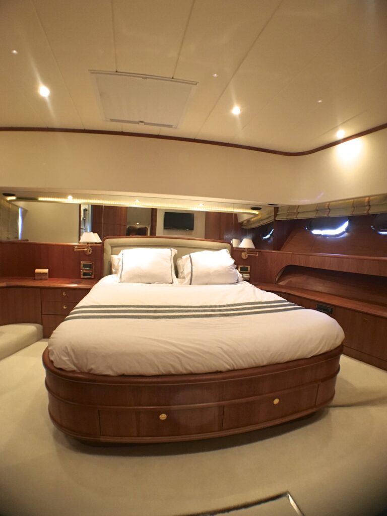 The 30m Yacht REVENGE II