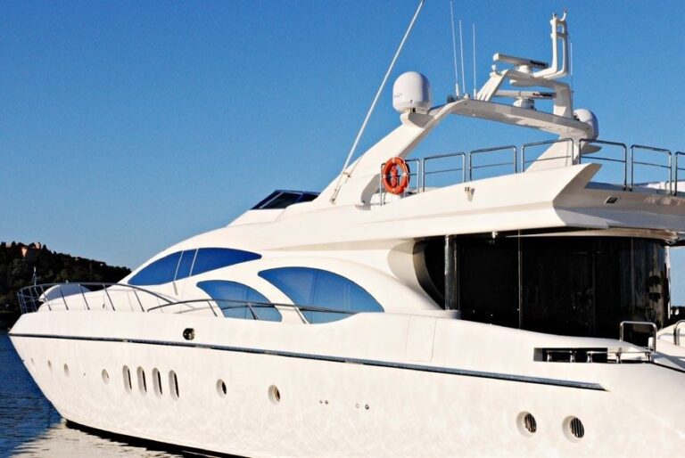 The 30m Yacht SEVEN