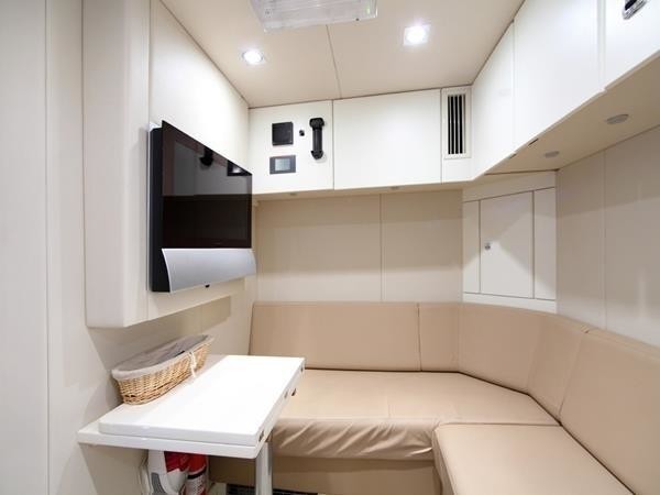The 30m Yacht SIMPLE PLEASURE