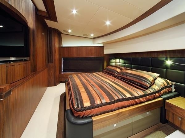 The 30m Yacht SIMPLE PLEASURE