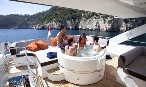 The 30m Yacht SIMPLE PLEASURE