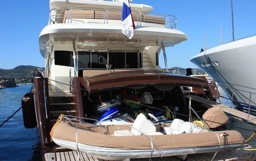The 30m Yacht SIMPLE PLEASURE