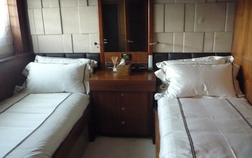 The 30m Yacht SIMPLE PLEASURE