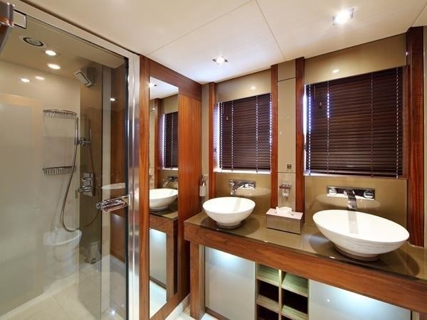 The 30m Yacht SIMPLE PLEASURE