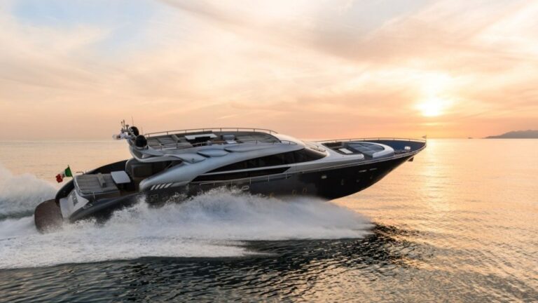 The 30m Yacht SPECTRE