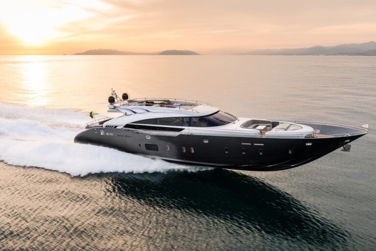 The 30m Yacht SPECTRE