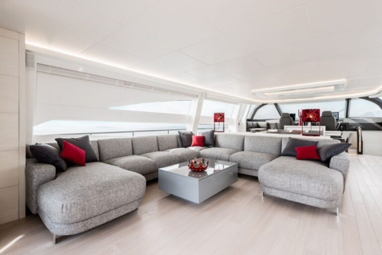 The 30m Yacht SPECTRE