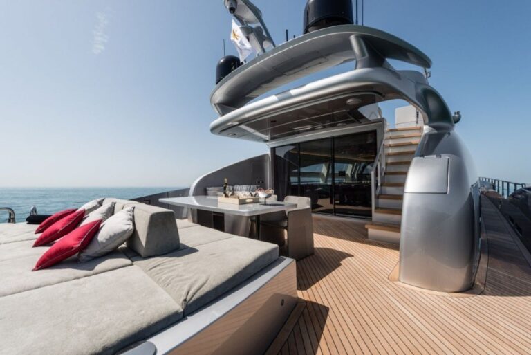 The 30m Yacht SPECTRE