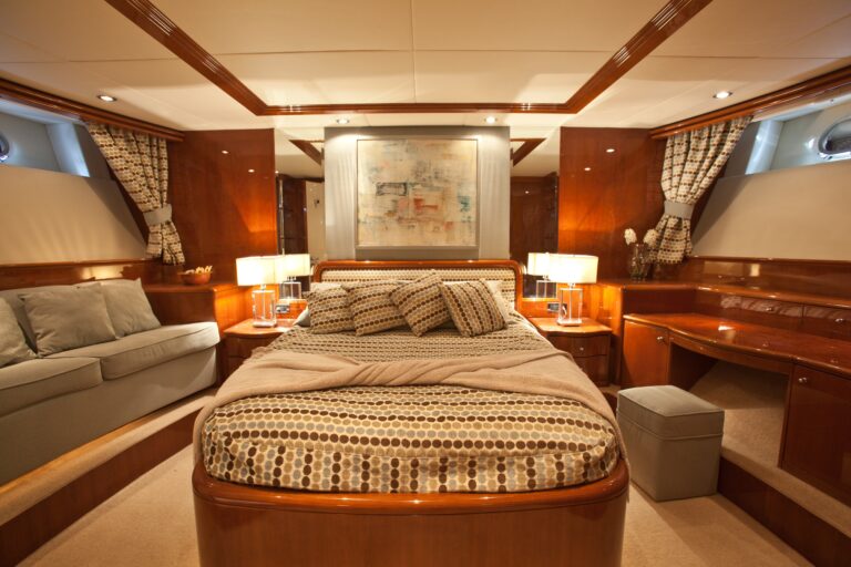 The 30m Yacht SUPER