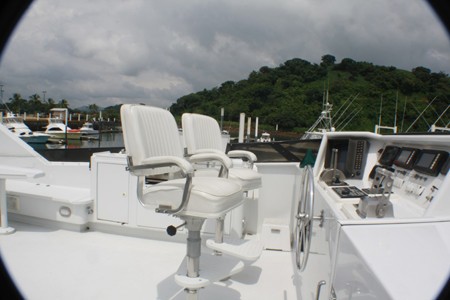 The 30m Yacht TURNIN' LEFT