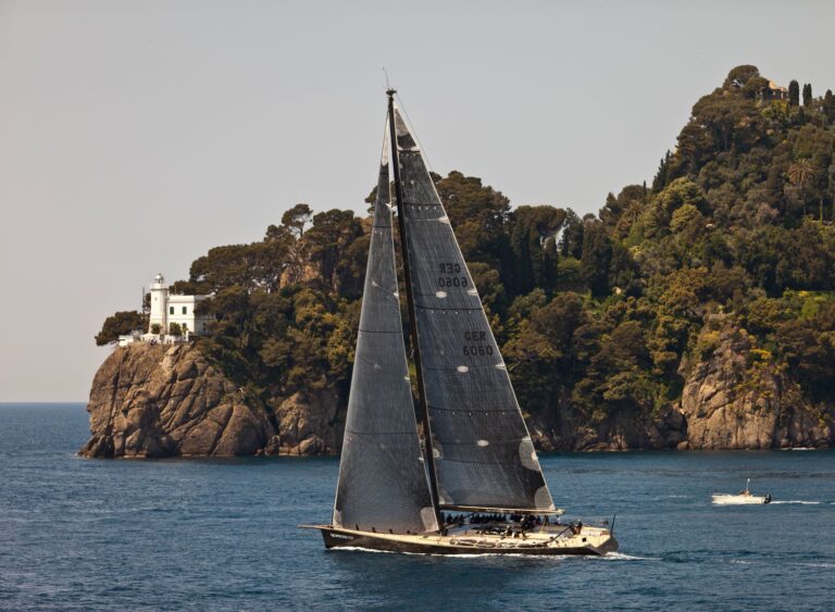 The 30m Yacht Y3K