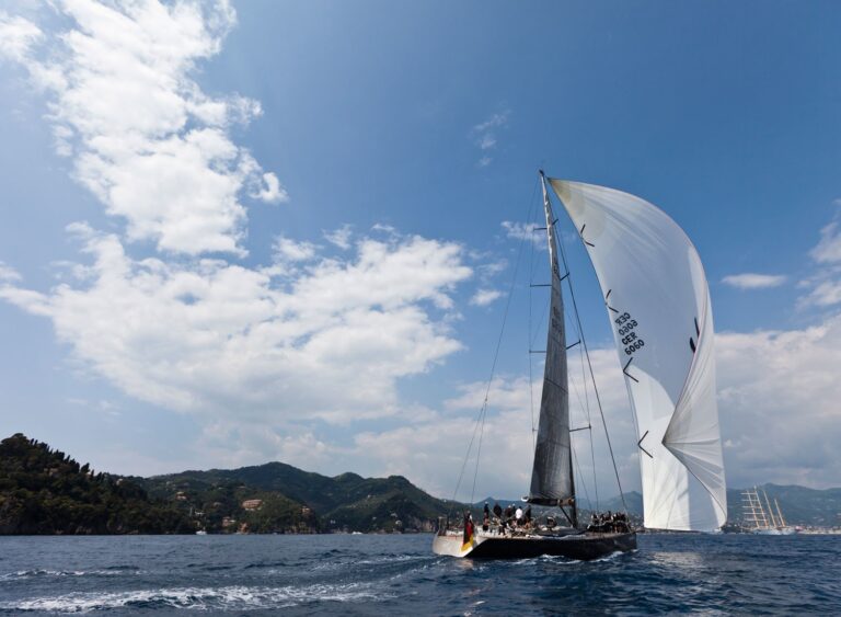 The 30m Yacht Y3K