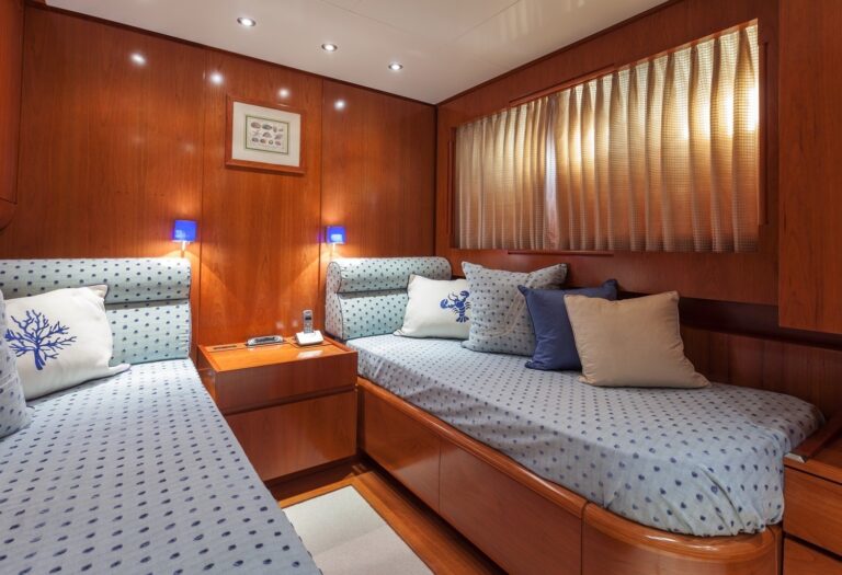 The 30m Yacht ZAMBEZI