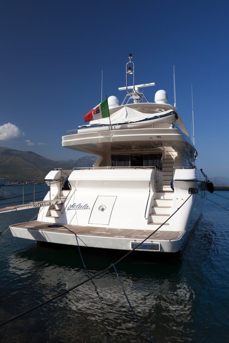 The 30m Yacht ZAMBEZI