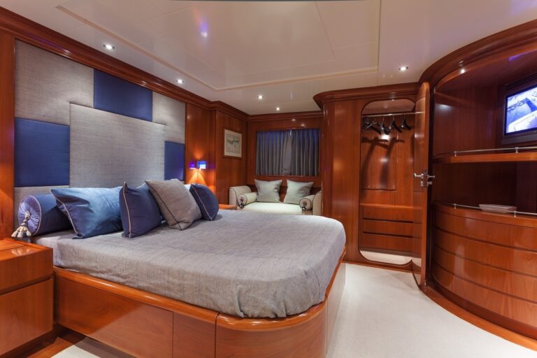 The 30m Yacht ZAMBEZI