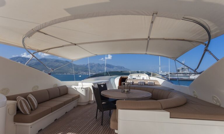 The 30m Yacht ZAMBEZI