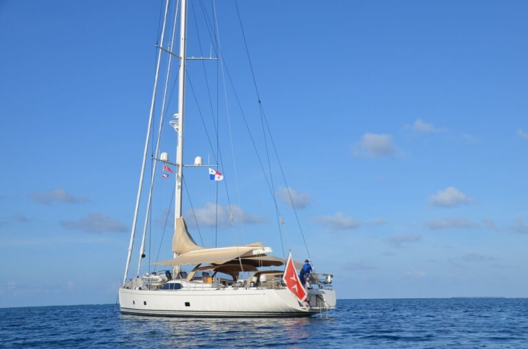 The 30m Yacht ZEFIRO